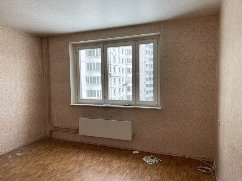 Une femme a acheté un appartement en très mauvais état et l'a transformé au point de le rendre méconnaissable : photos avant/après