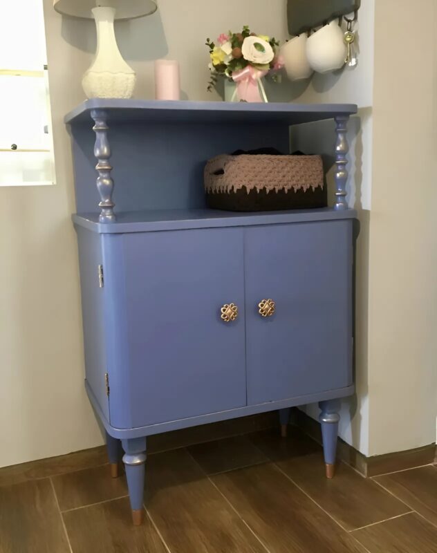 J'ai entrepris de restaurer une vieille commode de mes propres mains : Le résultat est époustouflant !