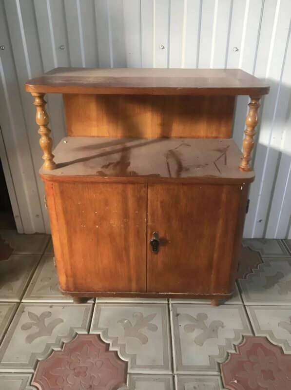 J'ai entrepris de restaurer une vieille commode de mes propres mains : Le résultat est époustouflant !