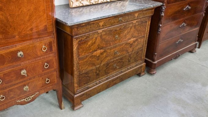 L'achat d'un buffet sur une plate-forme de ventes peut réserver des surprises : Voici le trésor qu'un internaute a découvert