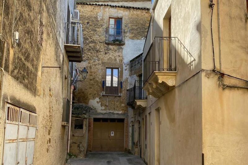 J'ai acquis une maison abandonnée pour 1 EUR, et maintenant c'est la maison de mes rêves qui coûte 462000 EUR