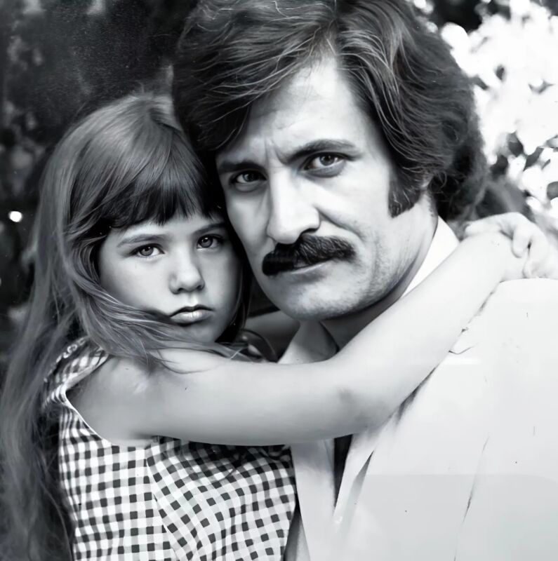 Quand elle était petite, tout le monde se moquait d'elle pour son apparence, mais maintenant, elle est une des plus belles actrices et des plus recherchées