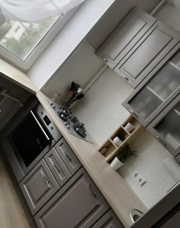 Une petite cuisine de 4,5 m² a été transformée en un véritable chef-d'œuvre : Les photos avant et après