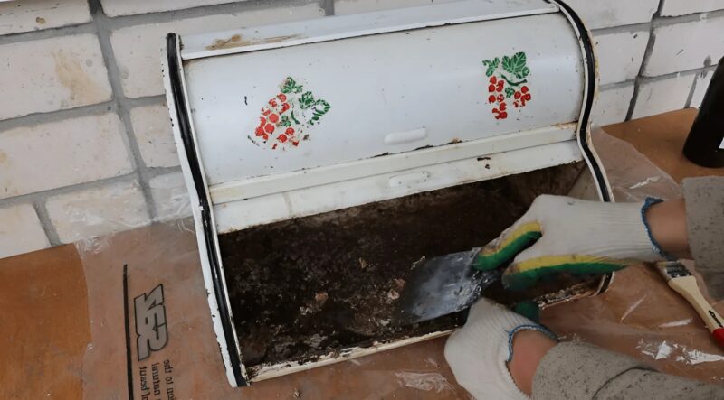 Ma femme avait décidé de se débarrasser de la vieille boite à pain, mais je l’ai transformée en un véritable chef-d'œuvre