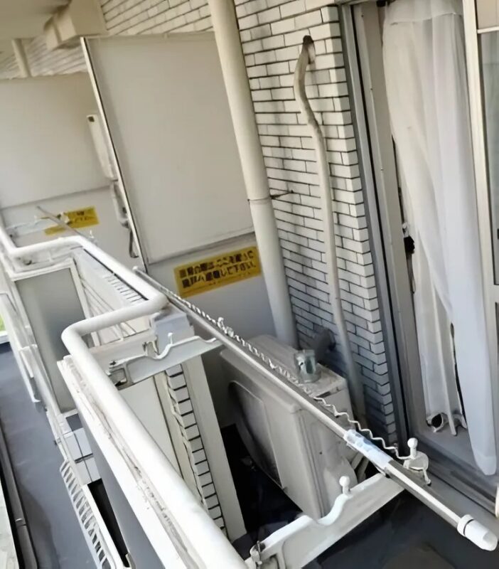 La vie entre les murs : ces logements minuscules où survivent les oubliés de Tokyo, entassés dans des espaces trop exigus pour vivre