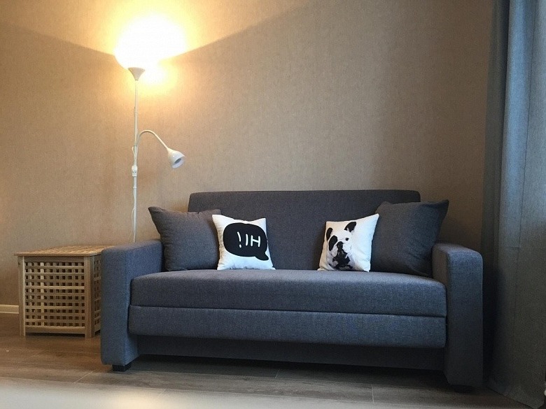 Un studio vieillot transformé avec un budget serré – découvrez une rénovation impressionnante, astucieuse et économique qui change tout !