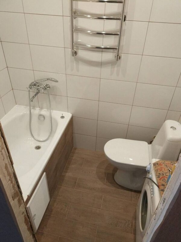 Un studio vieillot transformé avec un budget serré – découvrez une rénovation impressionnante, astucieuse et économique qui change tout !