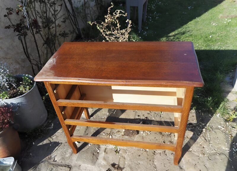 Cette commode banale au charme rétro revient à la vie après une transformation complète grâce à mon grand-père : découvrez son incroyable métamorphose