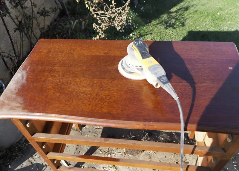 Cette commode banale au charme rétro revient à la vie après une transformation complète grâce à mon grand-père : découvrez son incroyable métamorphose