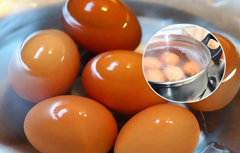 Pourquoi ne faut-il pas se débarrasser de l’eau de cuisson des œufs ? La réponse va vous étonner !