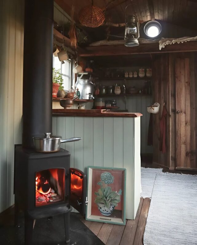Elle réalise seule sa maison de rêve de 13 m², un petit bijou d’ingéniosité et de confort, et nous ouvre ses portes !