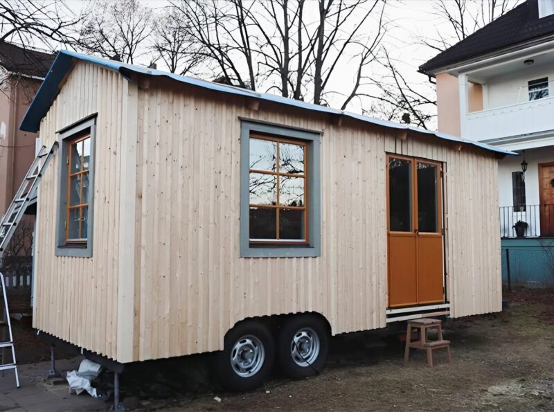 Elle réalise seule sa maison de rêve de 13 m², un petit bijou d’ingéniosité et de confort, et nous ouvre ses portes !