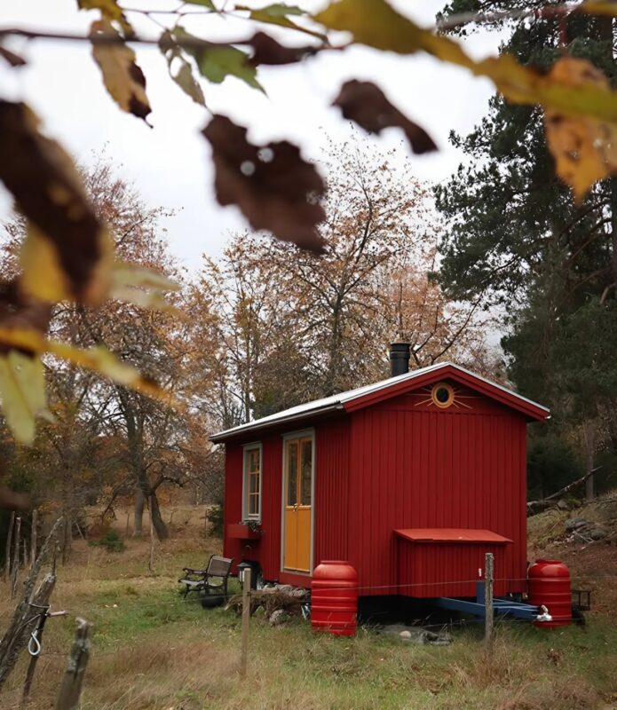 Elle réalise seule sa maison de rêve de 13 m², un petit bijou d’ingéniosité et de confort, et nous ouvre ses portes !