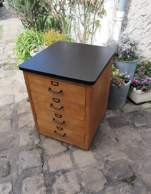 L’ancien meuble à outils de ma maman : restauration respectueuse