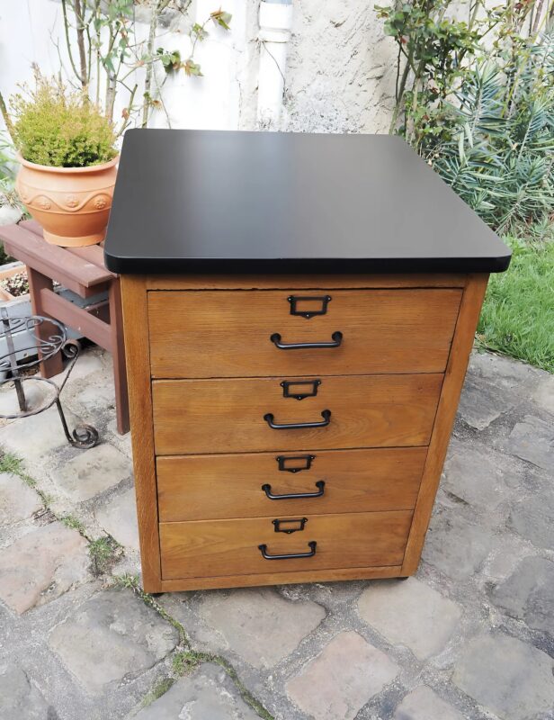 L’ancien meuble à outils de ma maman : restauration respectueuse