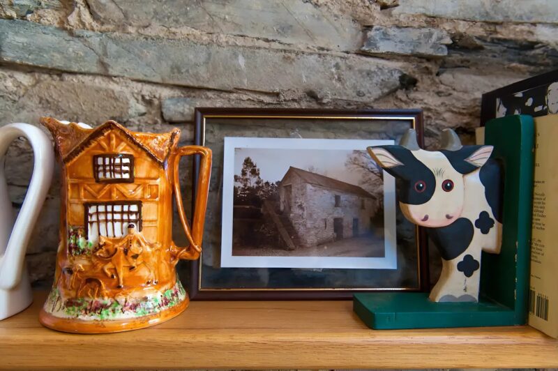 Ouah ! Un homme a transformé une grange ordinaire en une habitation confortable : photos d'intérieur