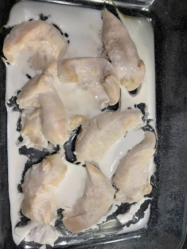 Qu'est-ce que cette substance blanchâtre qui se dégage du poulet durant la cuisson ?