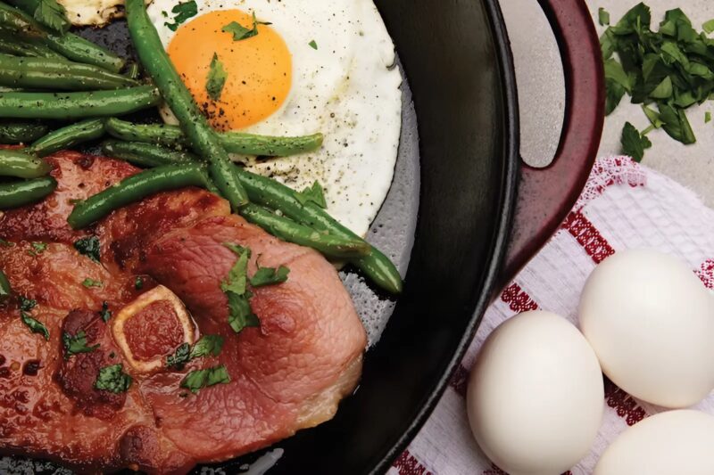 Qu'est-ce que cette substance blanchâtre qui se dégage du poulet durant la cuisson ?