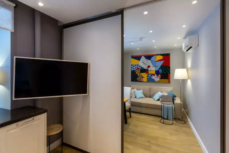 De ruine à chef-d'œuvre : découvrez l'incroyable transformation d'un appartement abandonné en un espace moderne et élégant