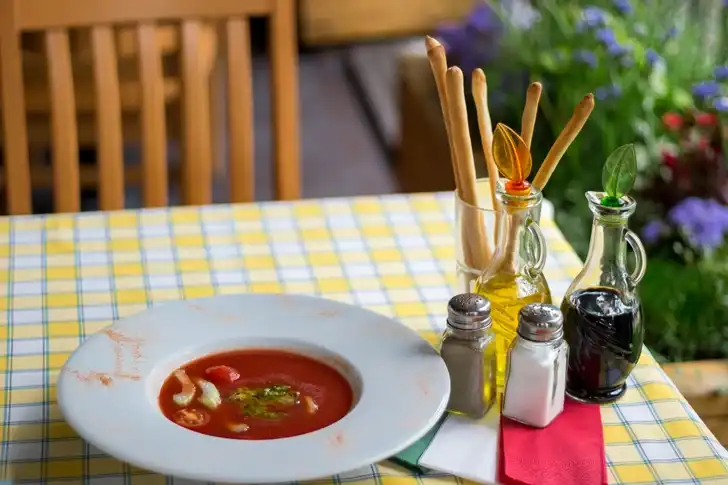10 choses qu'une personne bien éduquée ne ferait jamais au restaurant
