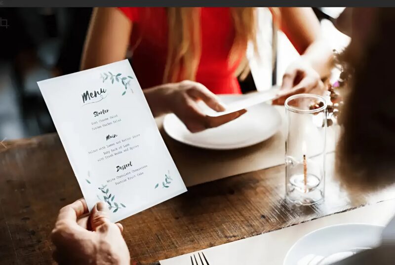 Pourquoi les serveurs emportent-ils immédiatement le menu après la commande ?