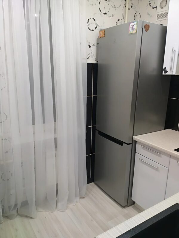 Personne n’aurait imaginé acheter cet appartement délabré… jusqu’à ce qu’un couple y voie un potentiel incroyable