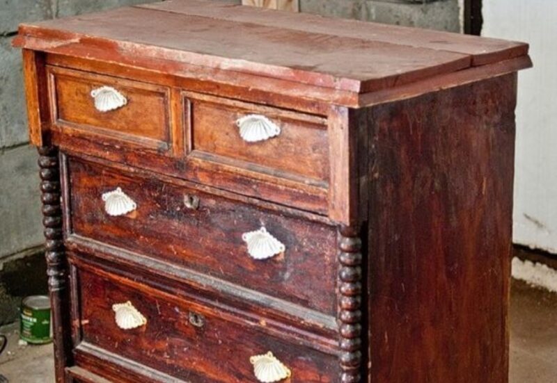 D’un vieux meuble oublié à une pièce glamour… La transformation va vous surprendre