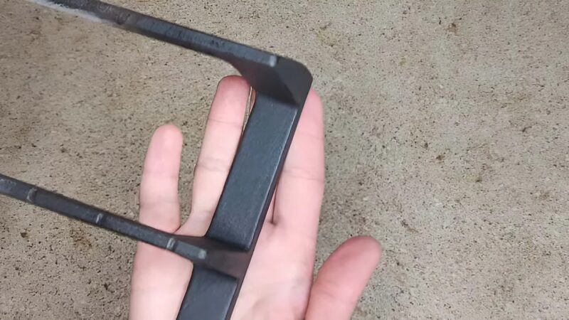 Comment nettoyer facilement les grilles du four et les débarrasser de la graisse sans effort ni produits coûteux