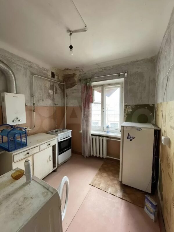 Avant et après : comment une cuisine délabrée dans un petit appartement de 29 m² a été complètement transformée en un espace moderne