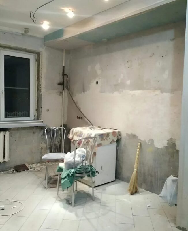 J’avais peur d’opter pour du stratifié au lieu du carrelage… mais après la rénovation de la cuisine, je suis restée sans voix
