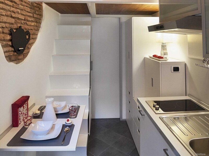 Un logement de la taille d'un placard : cet appartement romain de 7 m² prouve qu'un aménagement astucieux fait toute la différence