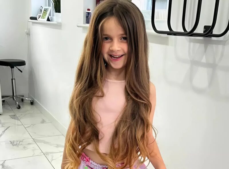 Petite Jules, star de Tik_Tok âgée de six ans, s’éteint dans le lit de ses parents quelques semaines après sa dernière vidéo