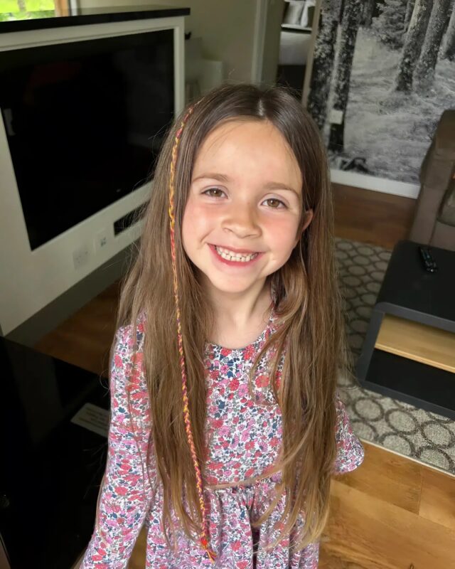 Petite Jules, star de Tik_Tok âgée de six ans, s’éteint dans le lit de ses parents quelques semaines après sa dernière vidéo