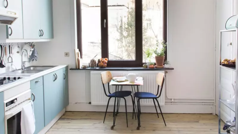 Avant et après : transformer une cuisine démodée sans démolition, avec créativité et petit budget