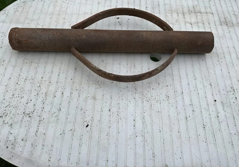Certains le prennent pour un objet de musculation, d’autres pour un accessoire de chantier… mais personne ne devine sa vraie fonction