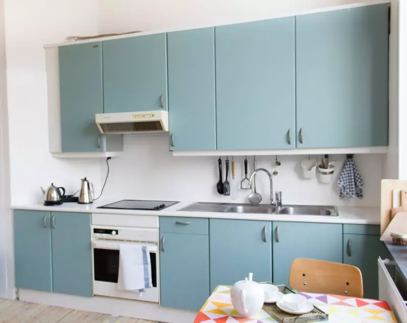 Avant et après : transformer une cuisine démodée sans démolition, avec créativité et petit budget