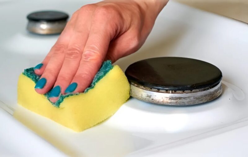 J'ai critiqué ma sœur parce qu'elle avait placé une serviette sur la cuisinière - avant de découvrir la vérité qui se cachait derrière cette astuce fantastique