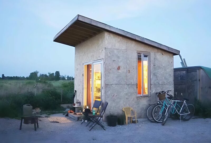 Un nouveau départ : une femme transforme un modeste cabanon en un véritable rêve après son divorce