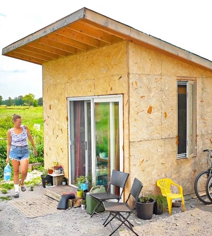 Un nouveau départ : une femme transforme un modeste cabanon en un véritable rêve après son divorce