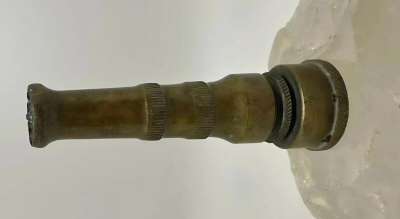 Ma maman a trouvé cet objet dans le tiroir de mon père : la vérité derrière cet outil est incroyable