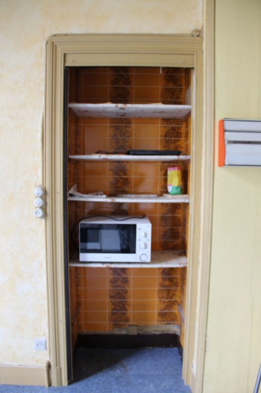 Avant et après : transformer une cuisine démodée sans démolition, avec créativité et petit budget