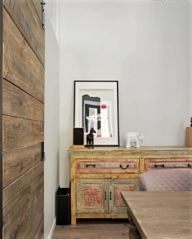 Une métamorphose incroyable : un jeune couple transforme un logement délabré en un bijou de design