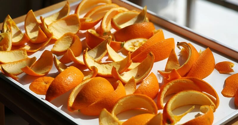 Faire bouillir des écorces d’orange et des clous de girofle : ce que nos grand-mères faisaient chaque semaine, et pour de bonnes raisons