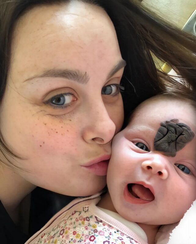 «Les gens ne la montreront plus du doigt» – Ces parents ont pris une décision qui a bouleversé la vie de leur fille