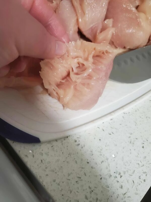 Une découverte choquante dans la cuisine d’une mère de famille secoue Internet