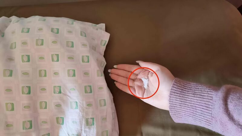 Pourquoi certaines personnes mettent du sel sous leur lit et pourquoi vous devriez peut-être faire pareil
