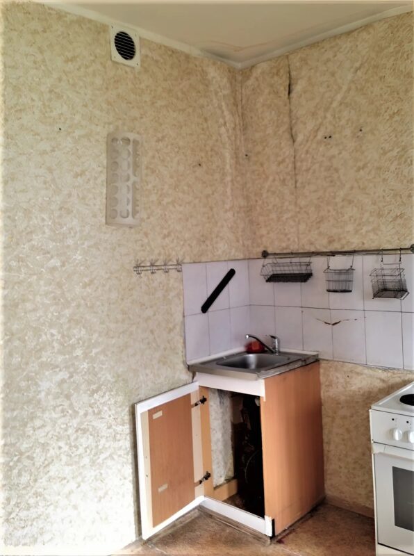 Un jeune homme transforme une ruine en loft design – sa métamorphose enflamme Internet